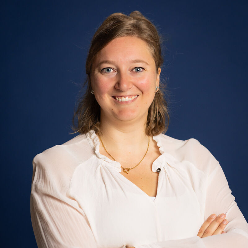 Belle Zwaans, Binnendienst bedrijfshuisvesting